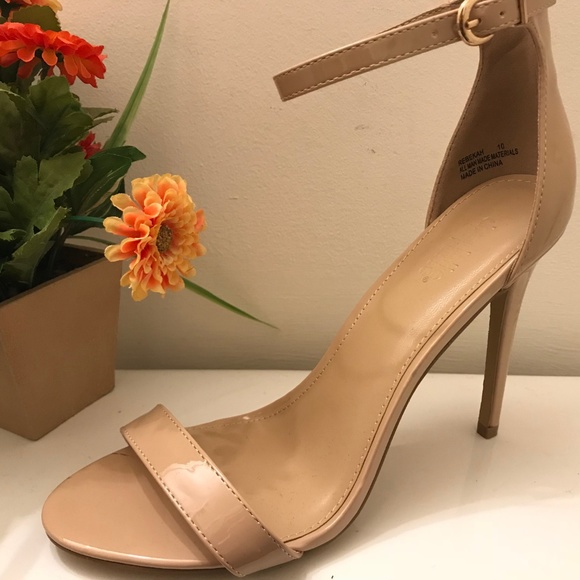Nude Heels - Picture 2 of 2